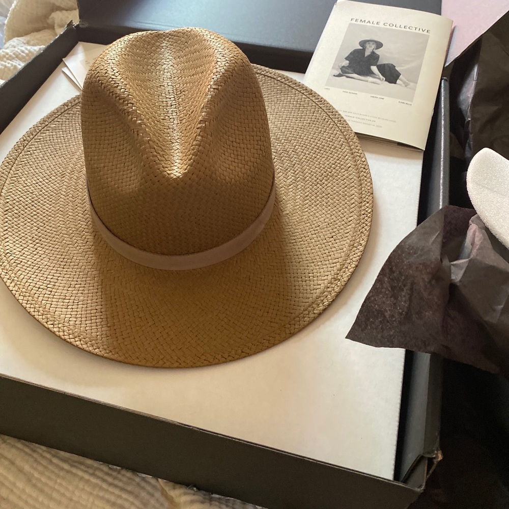 Janessa Leone Adriana Hat NWT